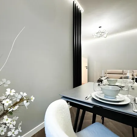 Appartement Central, Modern & Chic Gem, Near Park! 10min To Old Town, Trumski Wrocław