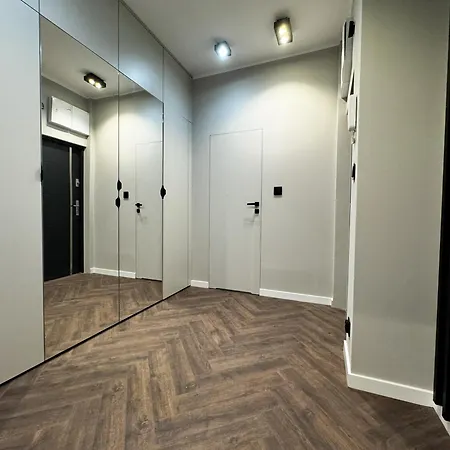 Appartement Central, Modern & Chic Gem, Near Park! 10min To Old Town, Trumski *