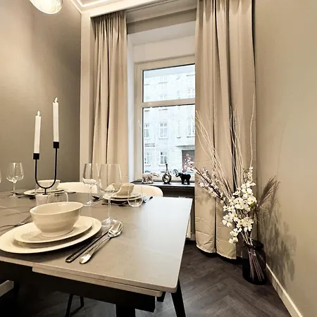 Central, Modern & Chic Gem, Near Park! 10min To Old Town, Trumski * Wrocław