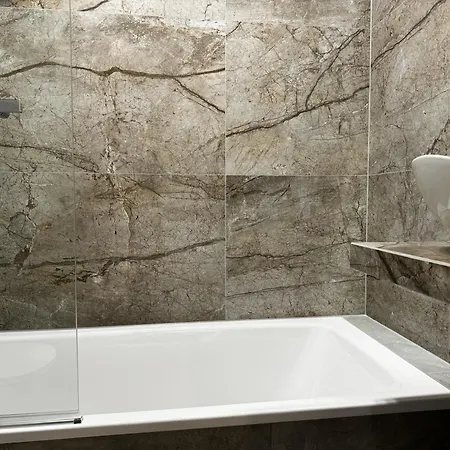 Central, Modern & Chic Gem, Near Park! 10min To Old Town, Trumski * Wrocław