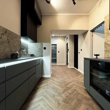 Central, Modern & Chic Gem, Near Park! 10min To Old Town, Trumski * Wrocław