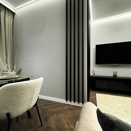 Appartement Central, Modern & Chic Gem, Near Park! 10min To Old Town, Trumski *