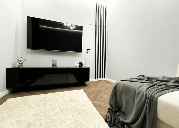 Central, Modern & Chic Gem, Near Park! 10min To Old Town, Trumski Wroclaw