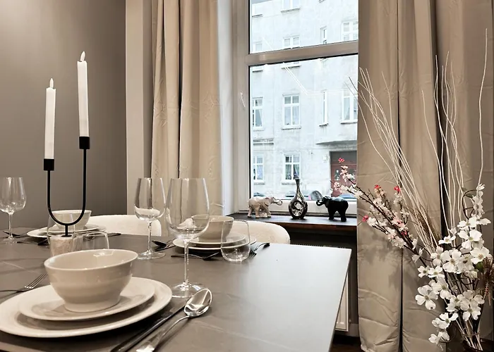 Central, Modern & Chic Gem, Near Park! 10min To Old Town, Trumski Wroclaw