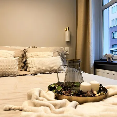 Central, Modern & Chic Gem, Near Park! 10min To Old Town, Trumski *