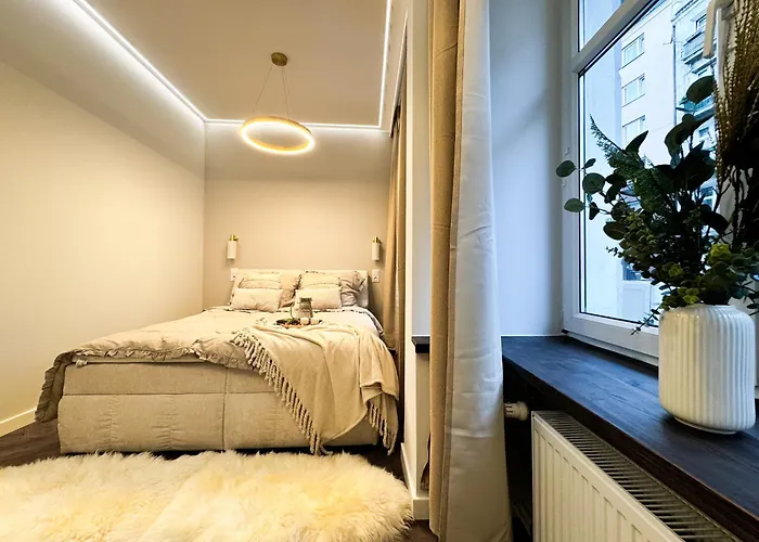 Central, Modern & Chic Gem, Near Park! 10min To Old Town, Trumski Wroclaw