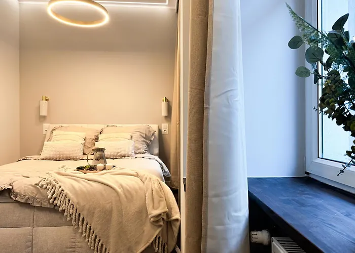 Central, Modern & Chic Gem, Near Park! 10min To Old Town, Trumski *